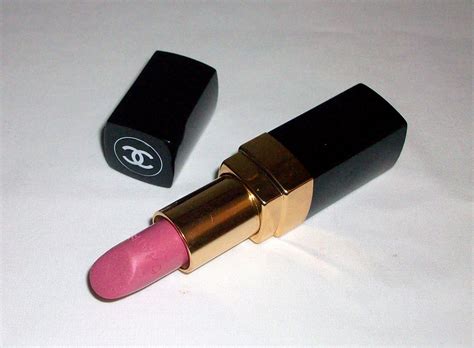 chanel pale pink lipstick